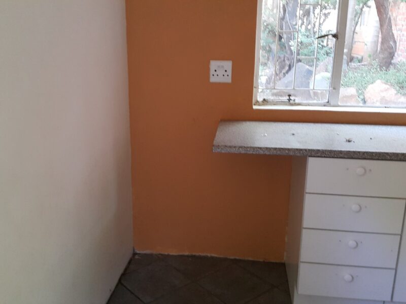 Brebner Rd 66- Flat 2