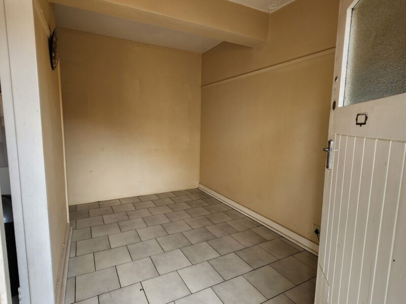Ascot Court 8- Room