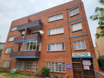 Ascot Court 8- Room
