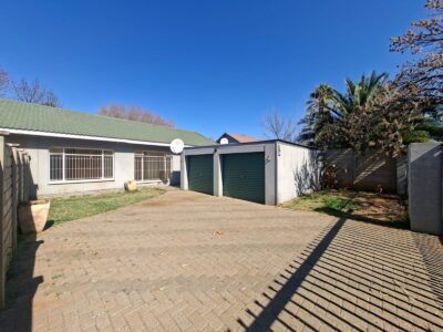 John van der Riet St 13B