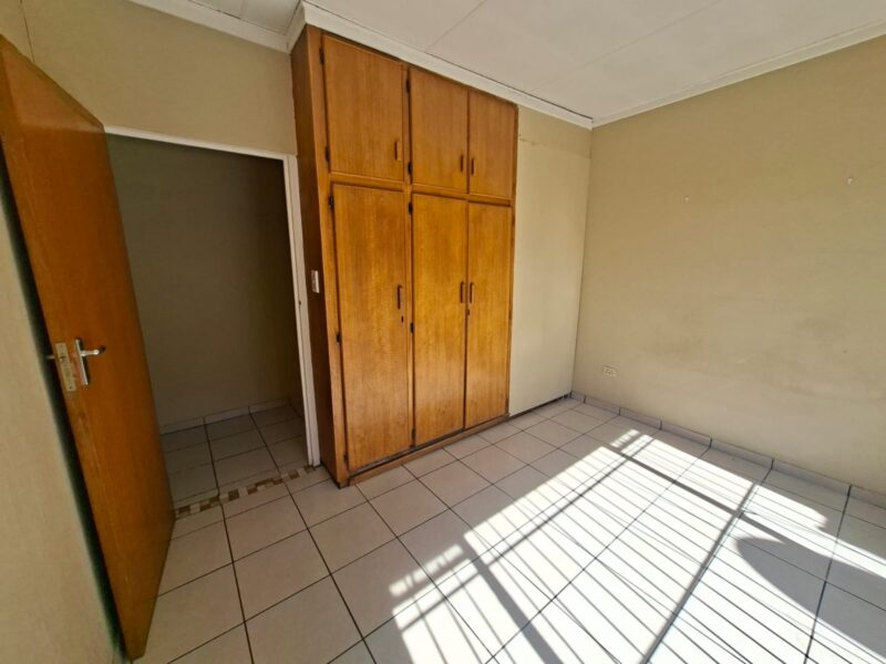 John van der Riet St 13B